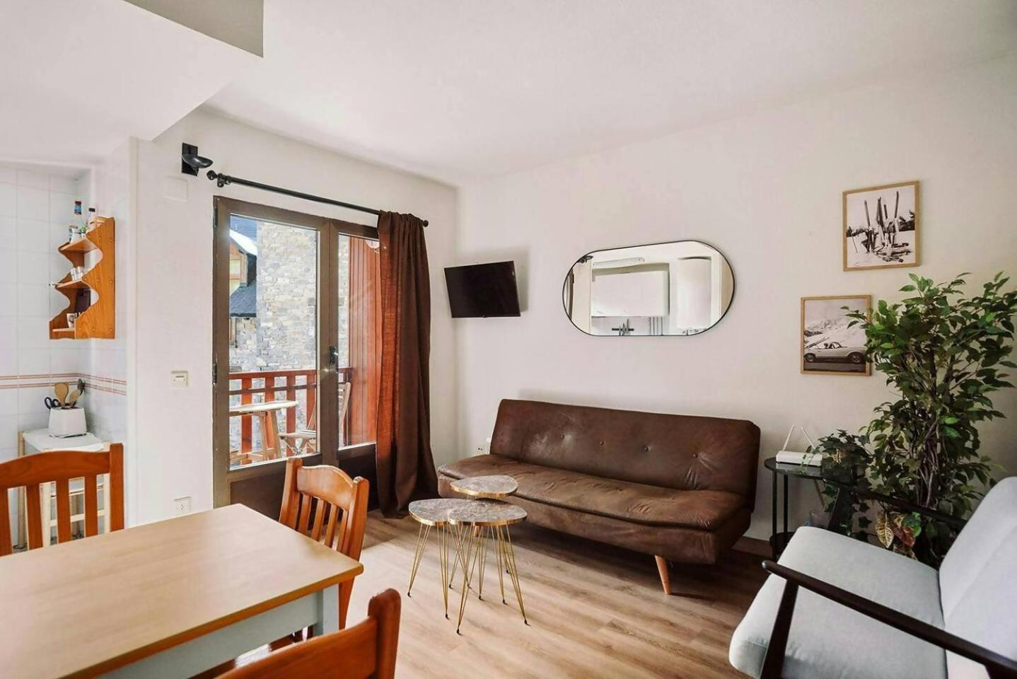 La Casita Del Arbol Apartment Sallent De Gallego Exterior photo
